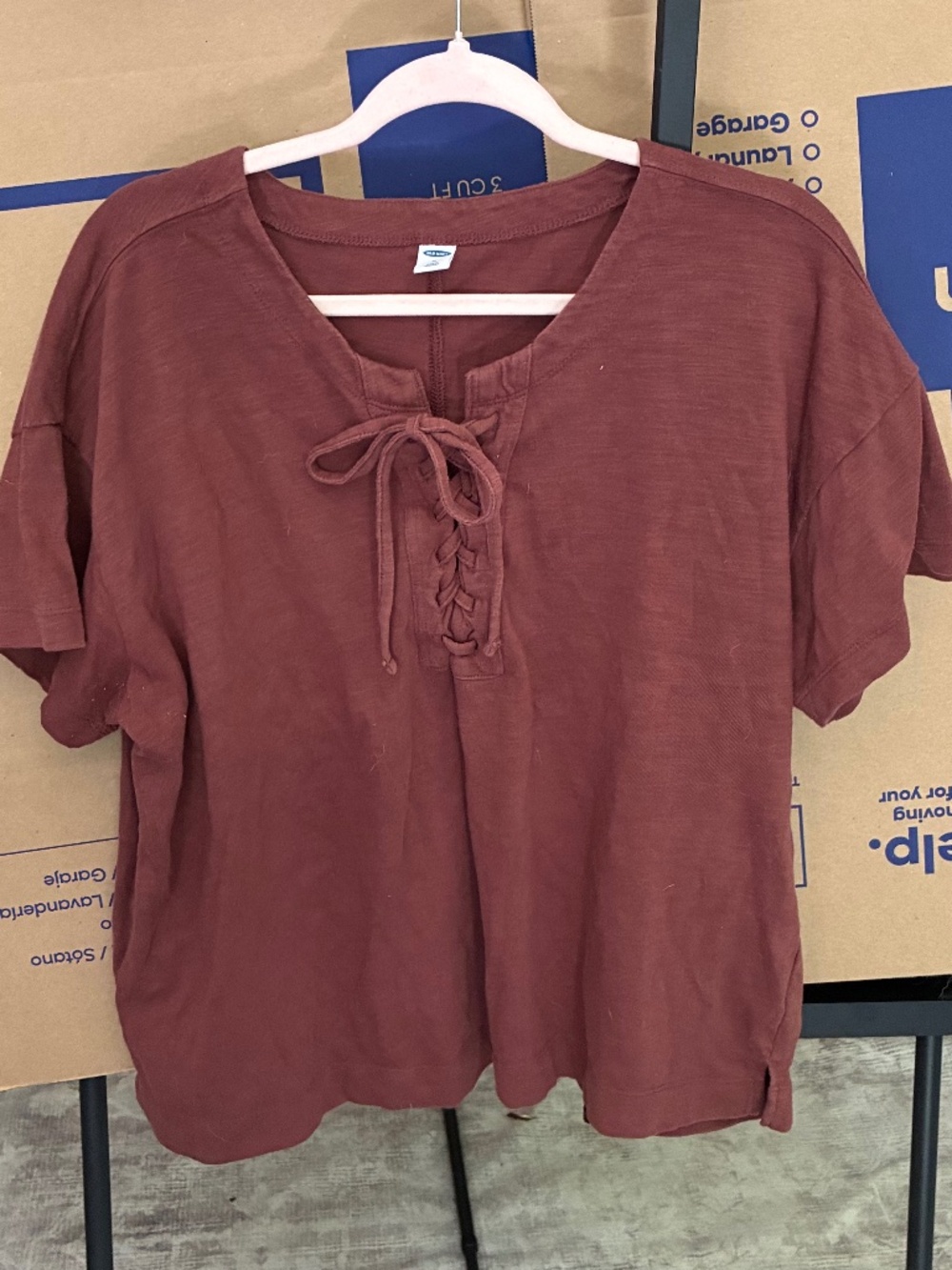 Old Navy lace-up t-shirt, brown/red color - XL